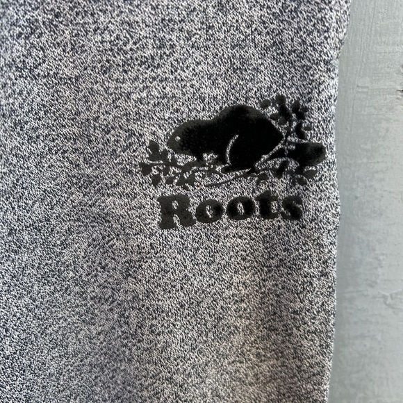 Roots Salt and Pepper Sweatpants, size 8 - Picture 3 of 7